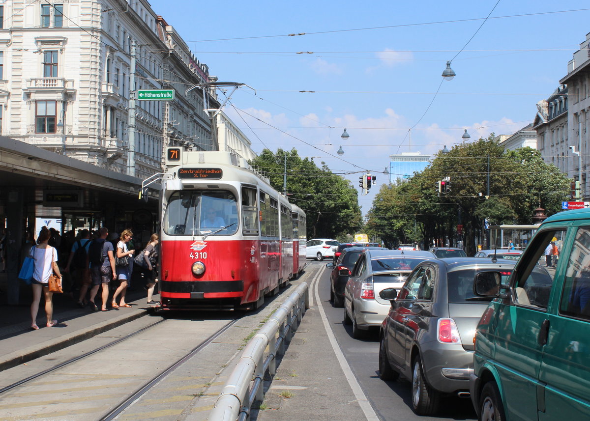 Wien Wiener Linien SL 71 (E2 4310) Innere Stadt (1. Bezirk), Schottentor am 26. Juli 2016.