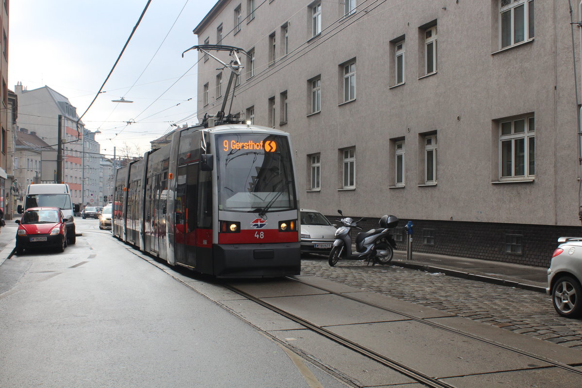 Wien Wiener Linien SL 9 (A 48) XVII, Hernals, Taubergasse am 18. Februar 2017.