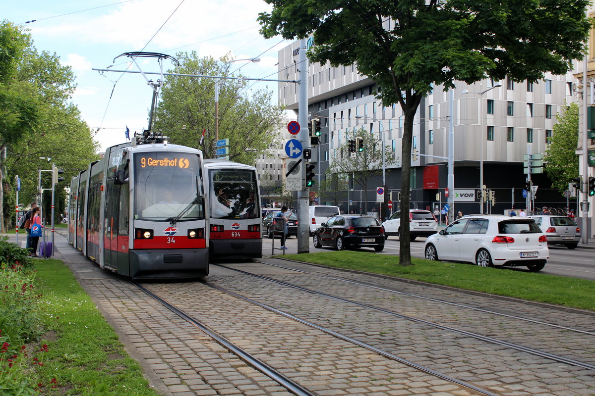 Wien WIener Linien SL 9 (A 34) Neubaugürtel / Felberstraße am 13. Mai 2017.