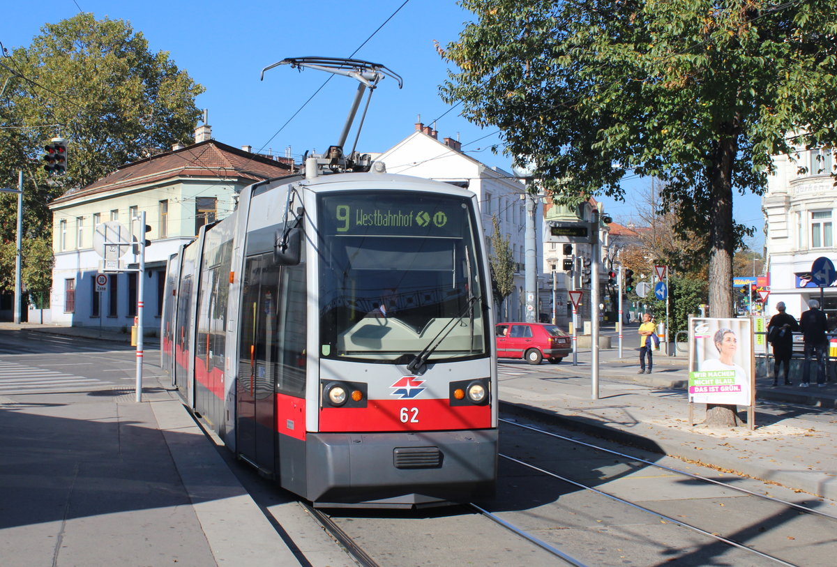 Wien Wiener Linien SL 9 (A1 62) XVIII, Währing, Gersthof, S-Bahnhof Gersthof am 15. Oktober 2017.