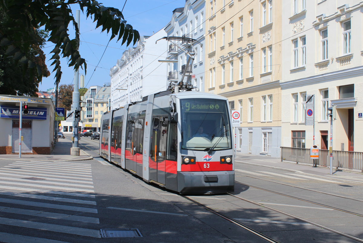 Wien Wiener Linien SL 9 (A1 63) XVIII, Währing, Weinhaus, Simonygasse / Währinger Straße am 29. Juli 2018.  