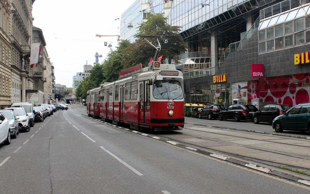 Wien Wiener Linien SL D (E2 4319 + c5 14xx) IX, Alsergrund, Althanstraße am 2. Juli 2017.