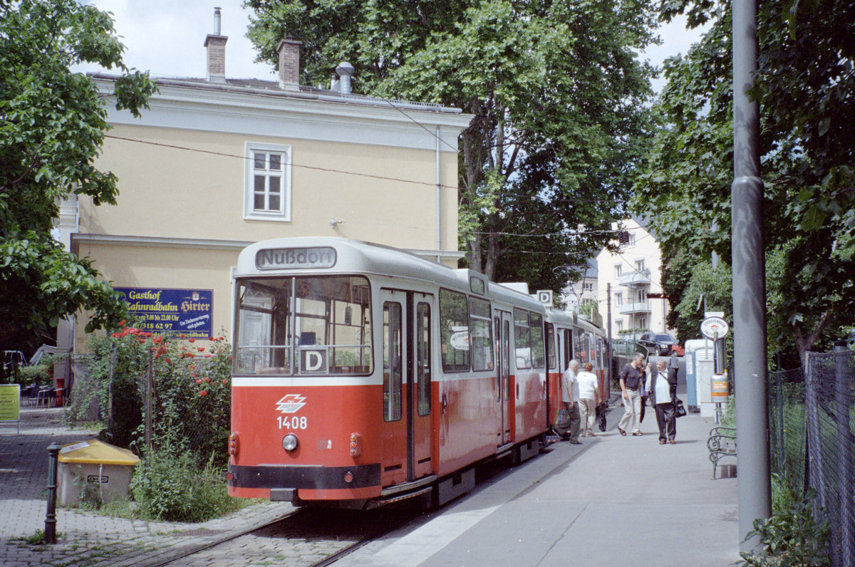 Wien Wiener Linien SL D (c5 1408 + E2 4008) XIX, Döbling, Nußdorf, Endstation Beethovengang (Ausstieg). - Scan von einem Farbnegativ. Film: Kodak 200-8. Kamera: Leica C2.