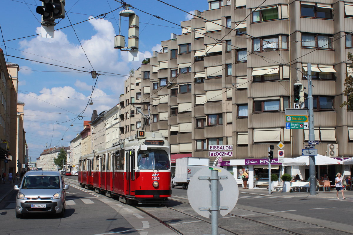 Wien Wiener Linien SL D (E2 4030 (SGP 1979)) XIX, Döbling, Heiligenstadt, Heiligenstädter Straße / Grinzinger Straße am 27. Juli 2018.