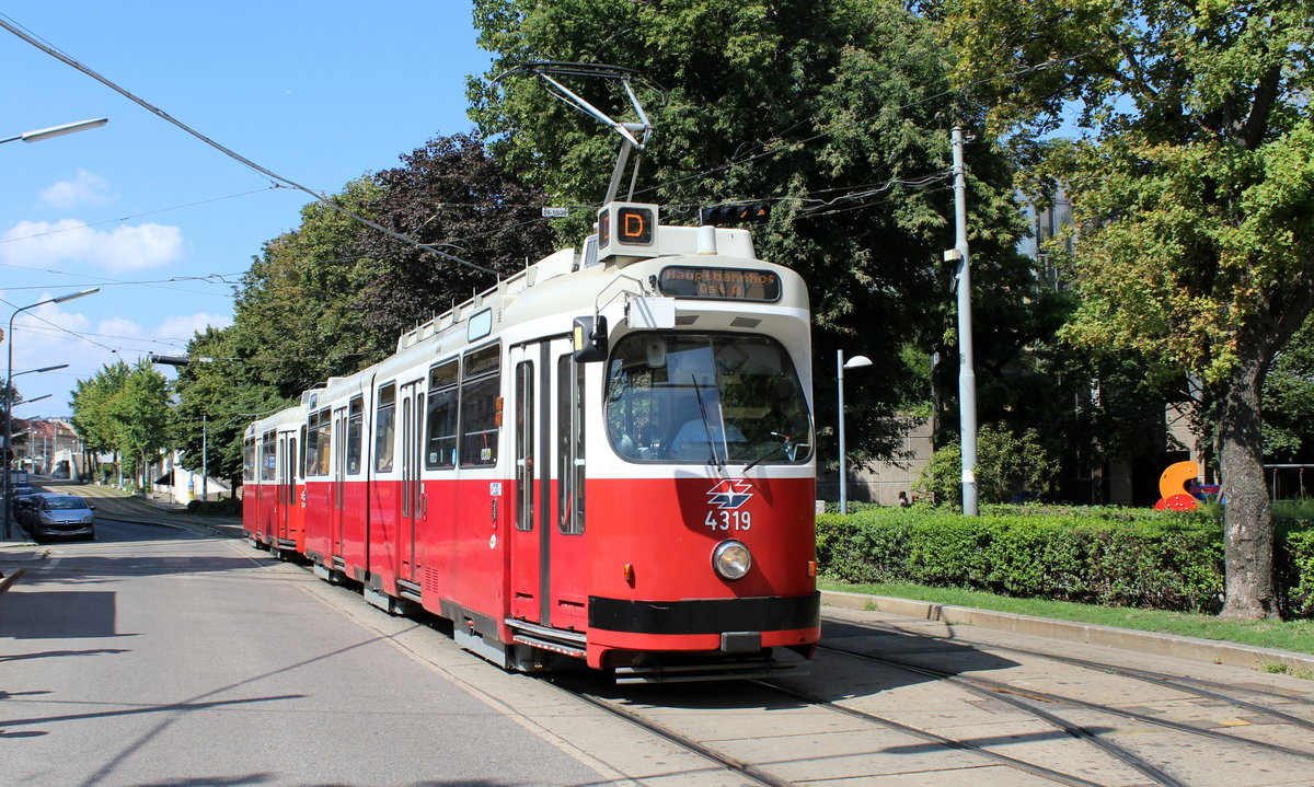 Wien Wiener Linien SL D (E2 4319 (Bombardier-Rotax 1989)) IX, Alsergrund, Augasse am 27. Juli 2018.