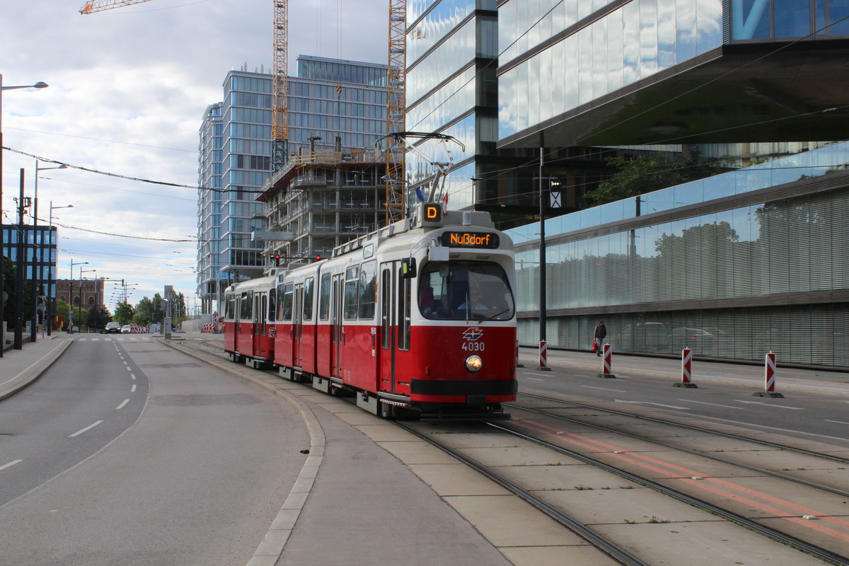Wien Wiener Linien SL D (E2 4030 + c5 1430) III, Landstraße / X, Favoriten, Arsenalstraße am 10. Mai 2019.