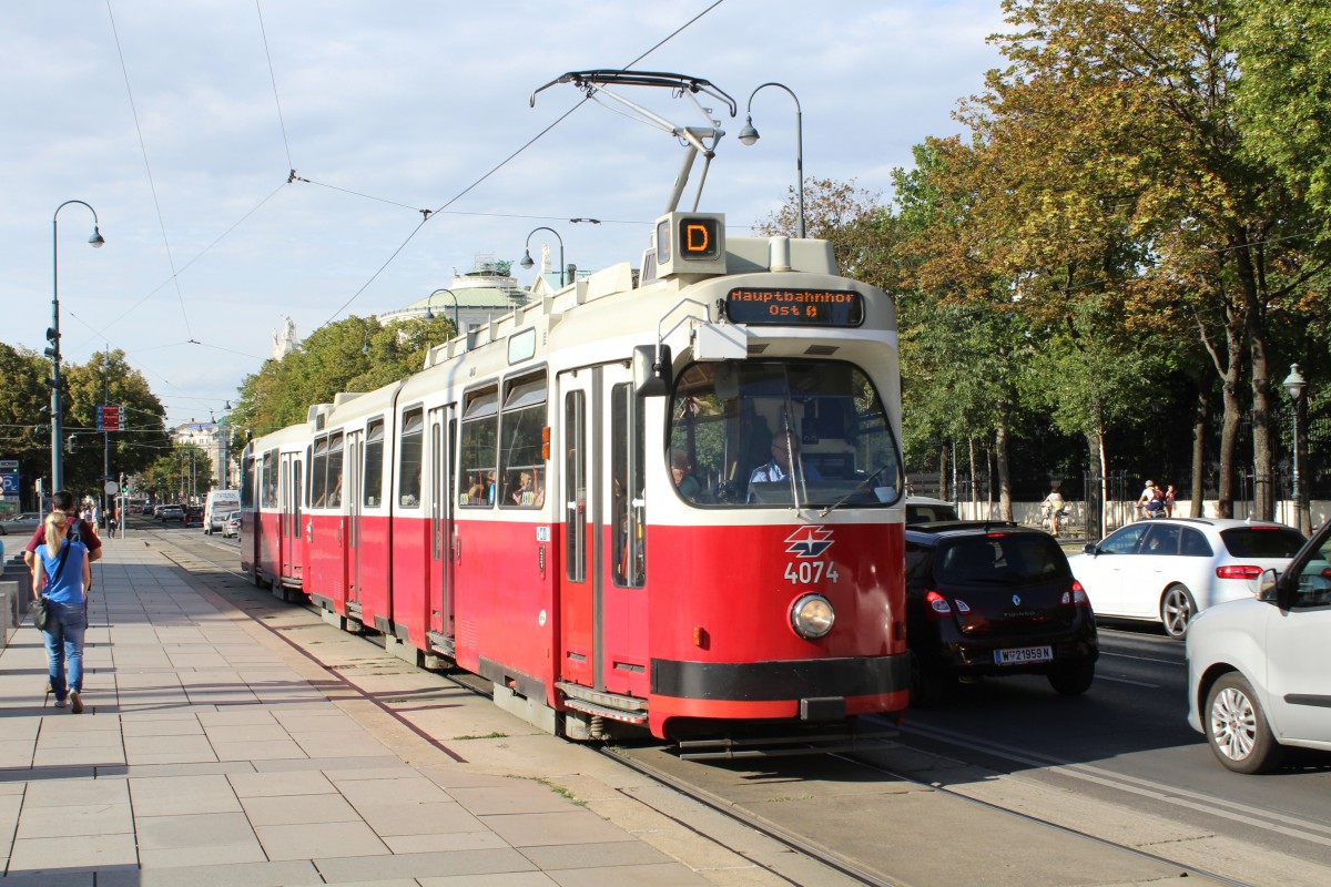 Wien Wiener Linien SL D (E2 4074 + c5 1474) Dr.-Karl-Renner-Ring / Parlament am 8. Juli 2014.
