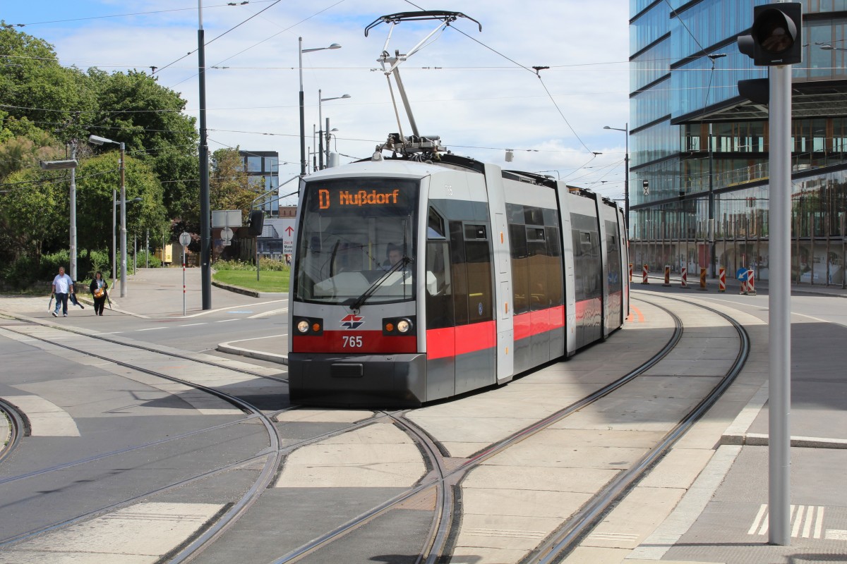 Wien Wiener Linien SL D (B1 765) Arsenalstrasse am 9. Juli 2014.
