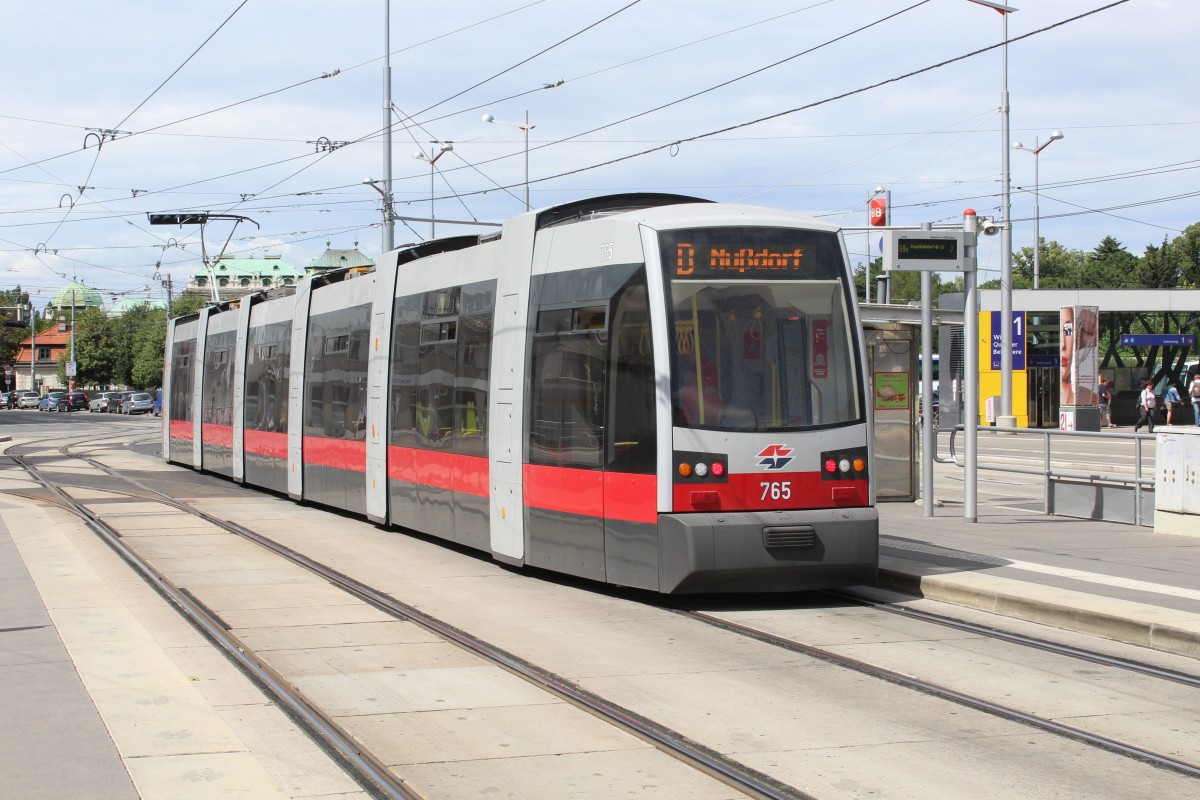 Wien Wiener Linien SL D (B1 765) Quartier Belvedere am 9. Juli 2014.