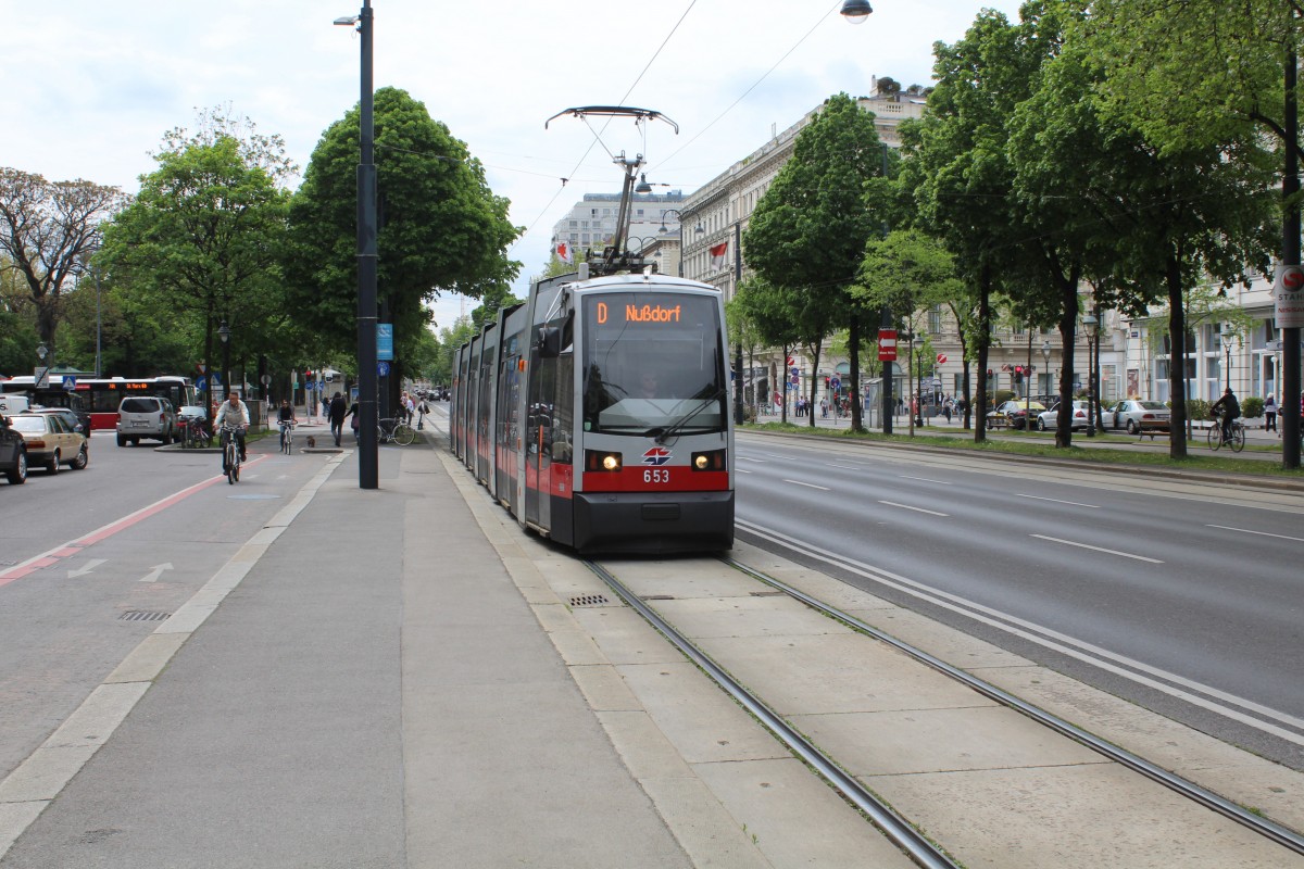 Wien Wiener Linien SL D (B 653) Stubenring am 1. Mai 2015.