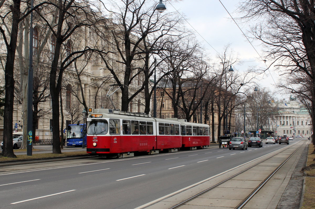 Wien Wiener Linien SL D (E2 4028 + c5 1428) I, Innere Stadt, Burgring am 19. Februar 2017.