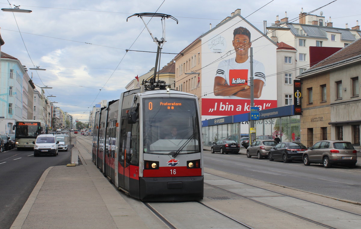Wien Wiener Linien SL O (A 16) X, Favoriten, Laxenburger Straße / Buchengasse am 12. Mai 2017.