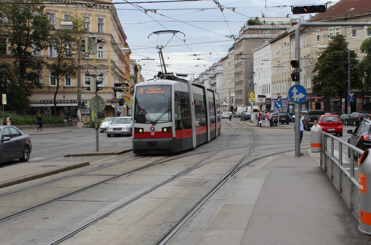 Wien Wiener Linien SL O (A 18) Quellenplatz am 9. Juli 2014.