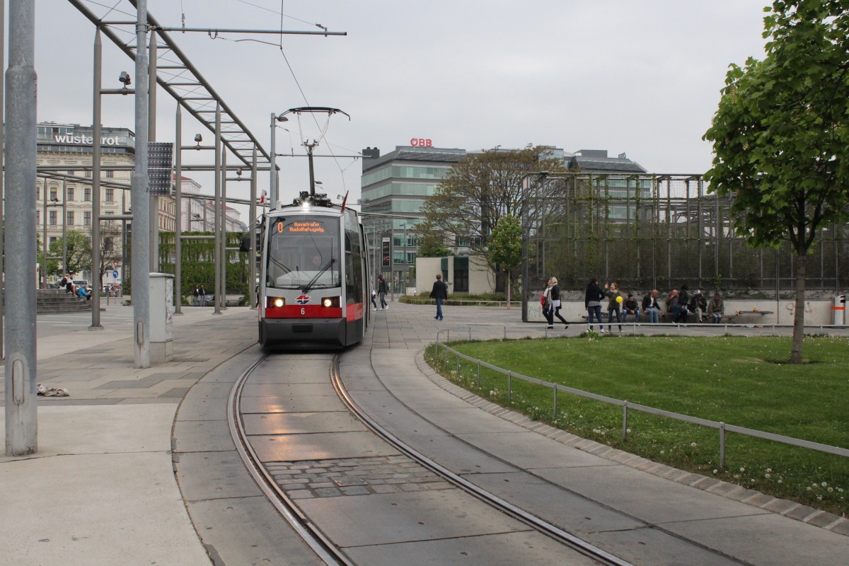Wien Wiener Linien SL O (A 6) Praterstern am 1. Mai 2015.