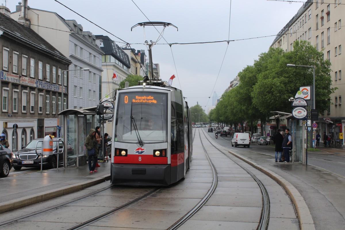 Wien Wiener Linien SL O (A 8) Franzensbrückenstraße / Untere Donaustraße (Hst. Franzensbrücke) am 2. Mai 2015.
