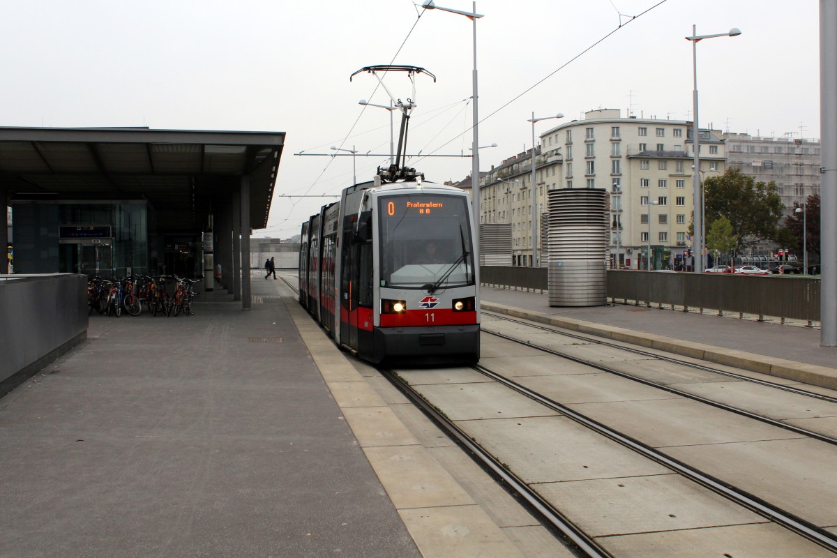 Wien Wiener Linien SL O (A 11) Haltestelle Hauptbahnhof am 11. Oktober 2015.