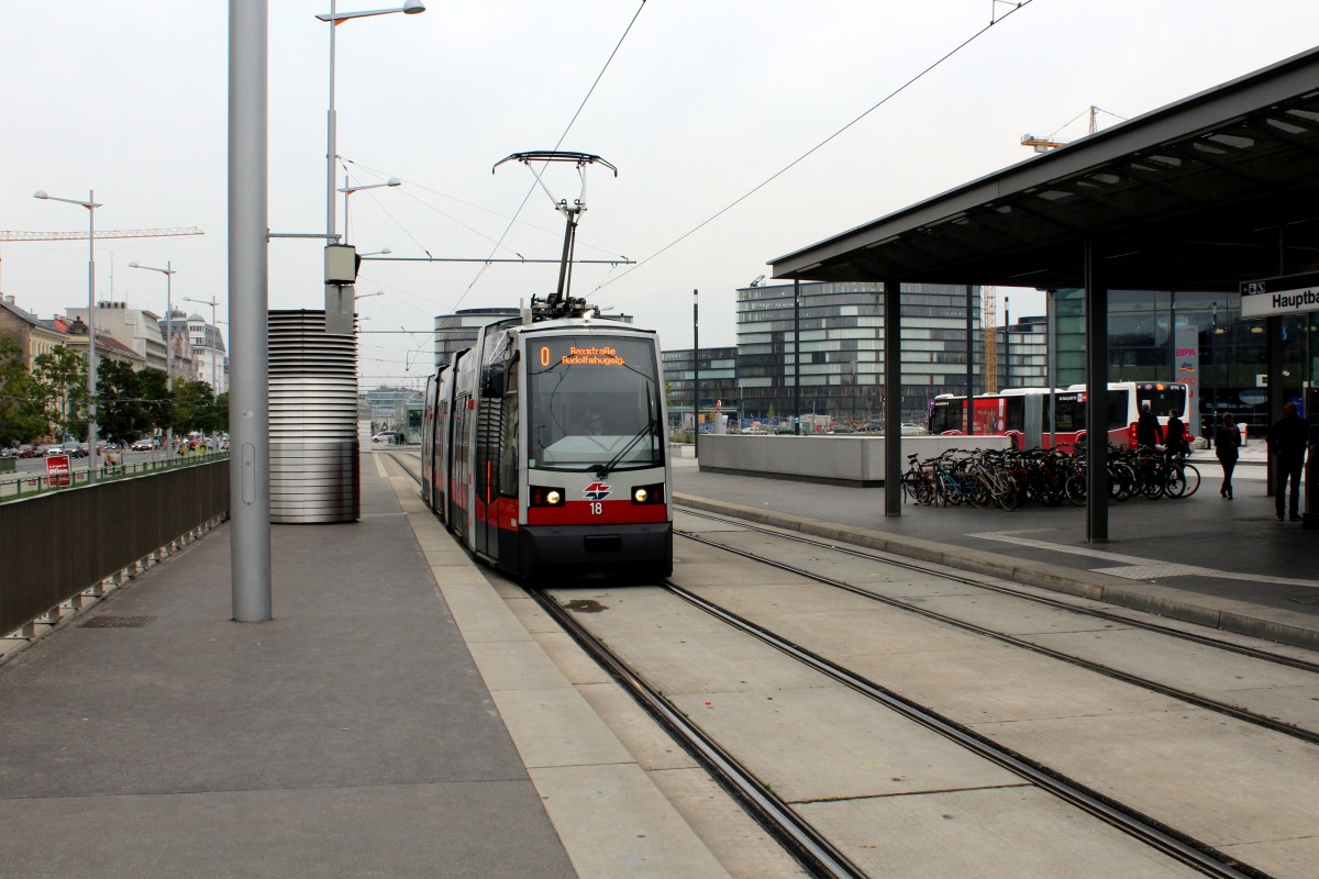 Wien Wiener Linien SL O (A 18) Hauptbahnhof am 11. Oktober 2015.