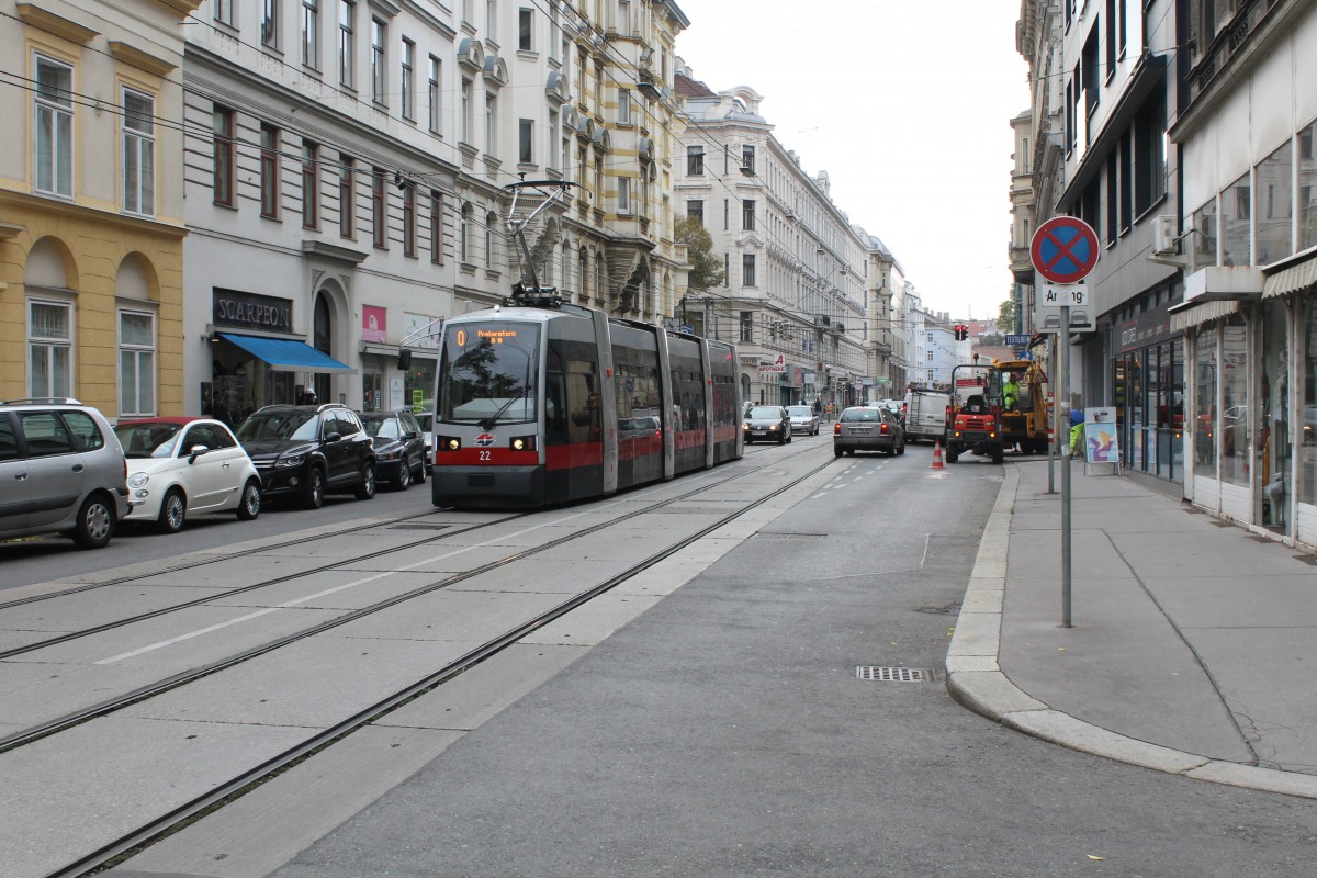Wien Wiener Linien SL O (A 22) Ungargasse / Sechskrügelgasse am 12. Oktober 2015.