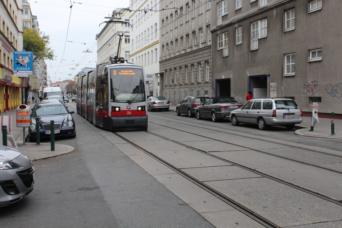 Wien Wiener Linien SL O (A 24) Troststraße am 11. Oktober 2015.