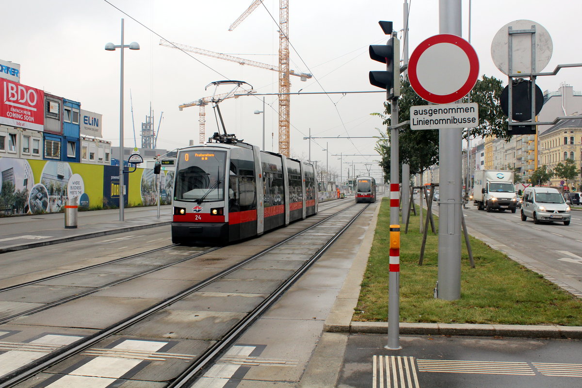 Wien Wiener Linien SL O (A 24) Wiedner Gürtel / Karl-Popper-Straße am 19. Oktober 2016.