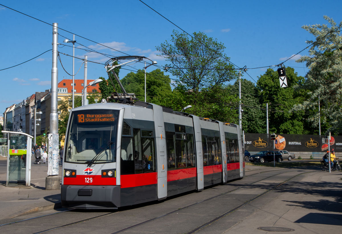 Wien 

Wiener Linien ULF A1 129 als Linie 18 am Margaretengürtel, 12.05.2020 