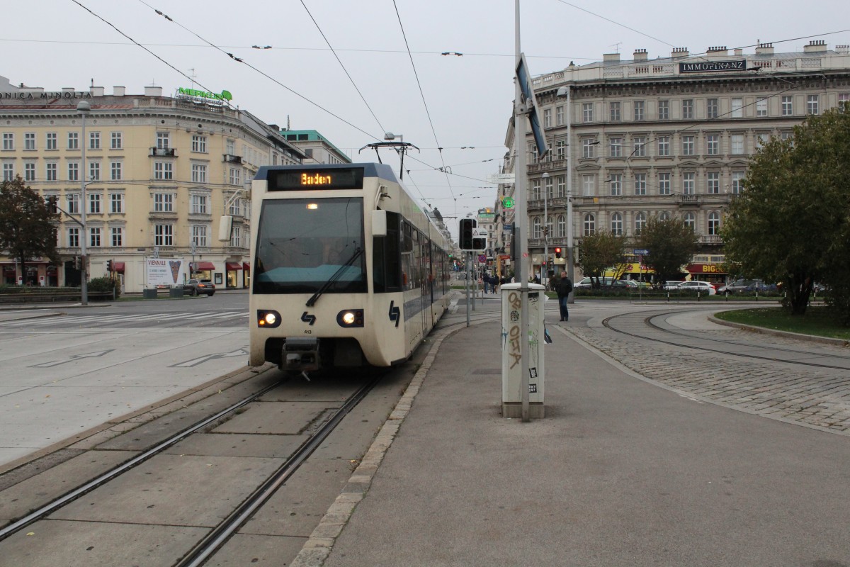 Wien Wiener Lokalbahnen Tw 413 Karlsplatz am 11. Oktober 2015.
 