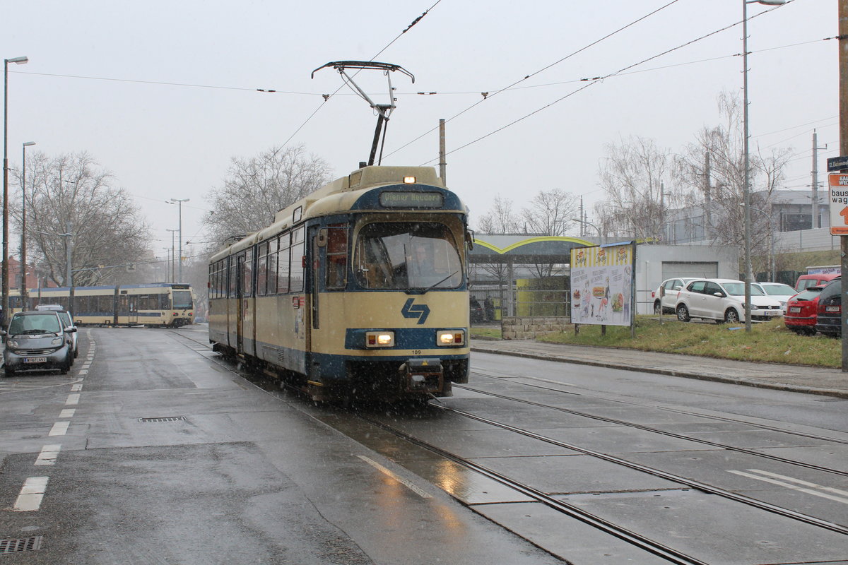 Wien Wiener Lokalbahnen (WLB) Tw 109 XII, Meidling, Eichenstraße am 17. März 2018.