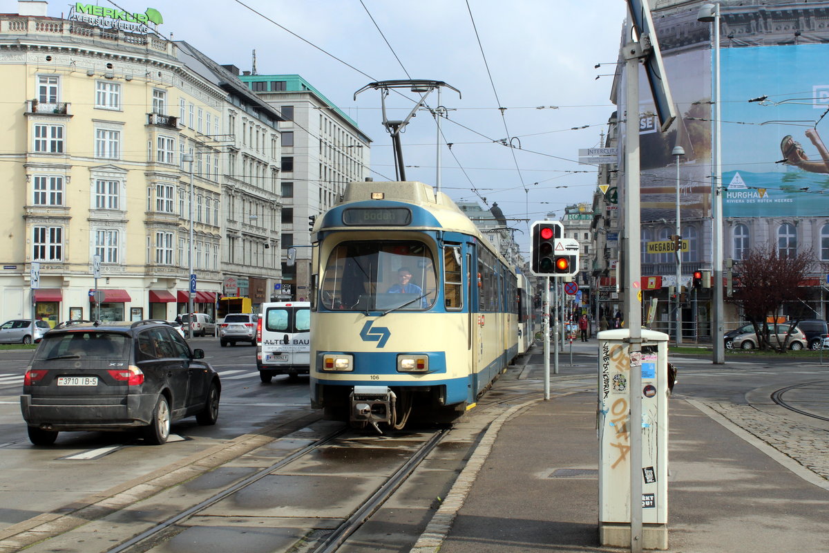 Wien Wiener Lokalbahnen: Zug nach Baden (Tw 106) Karlsplatz am 24. März 2016.