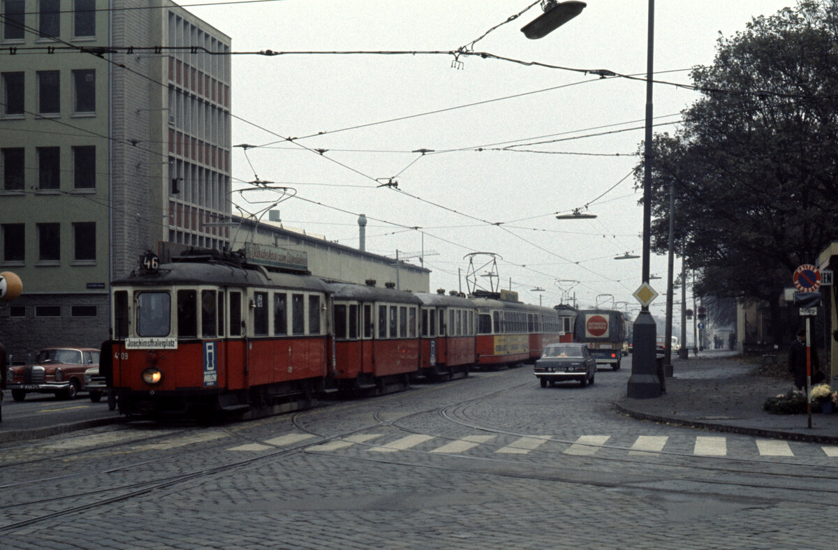 Wien Wiener Stadtwerke-Verkehrsbetriebe (WVB) Allerheiligen-Verkehr am 1. November 1975: SL 46Z (M 4109 (Lohnerwerke 1929)) III, Landstraße, Rennweg / Landstraßer Hauptstraße. - Scan eines Diapositivs. Kamera: Minolta SRT-101.