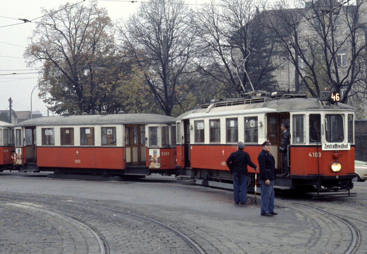 Wien Wiener Stadtwerke-Verkehrsbetriebe (WVB) SL 46Z (M 4103 (Lohnerwerke 1929)) XVI, Ottakring, Joachimsthalerplatz am 1. November 1975. - Scan eines Diapositivs. Film: Kodak Ektachrome. Kamera: Minolta SRT-101. 