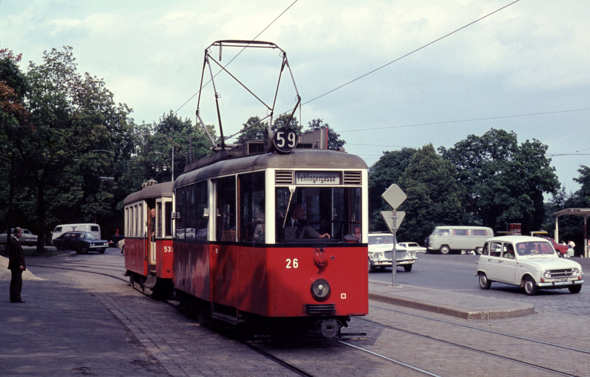 Wien Wiener Stadtwerke-Verkehrsbetriebe (WVB) SL 59 (A 26 (Waggonfabrik Fuchs, Heidelberg 1944) + m3 533x (Simmeringer Waggonfabrik 1929)) XIV, Penzing, Schloßallee / Hadikgasse / Schloss Schönbrunn am 18. Juni 1971. - Scan eines Diapositivs. Film: Agfa CT18. Kamera: Minolta SRT-101.