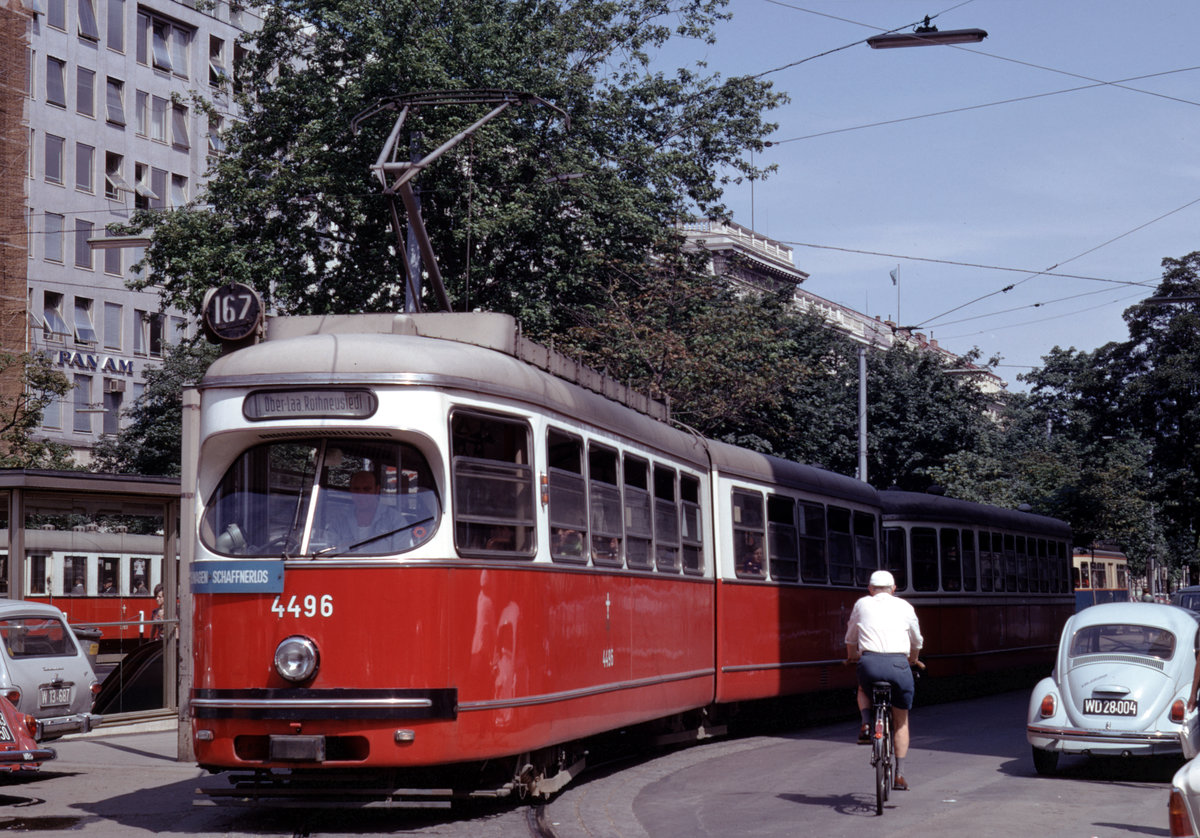 Wien Wiener Stadtwerke-Verkehrsbetriebe (WVB) SL 167 (E1 4496 (Lohnerwerke 1969)) I, Innere Stadt, Kärntner Ring / Kärntner Straße / Staatsoper am 15. Juni 1971. - Scan eines Diapositivs. Film: Agfa CT18. Kamera: Minolta SRT-101.