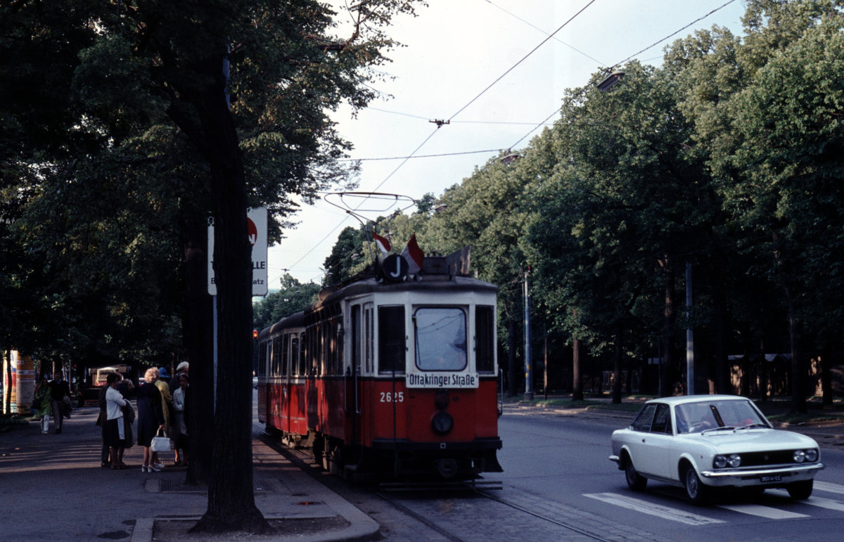 Wien Wiener Stadtwerke-Verkehrsbetriebe (WVB) SL J (L1 2625 (Grazer Waggonfabrik 1921)) I, Innere Stadt, Parkring am 13. Juni 1971. - Scan eines Diapositivs. Film: Agfa CT18. Kamera: Minolta SRT-101.