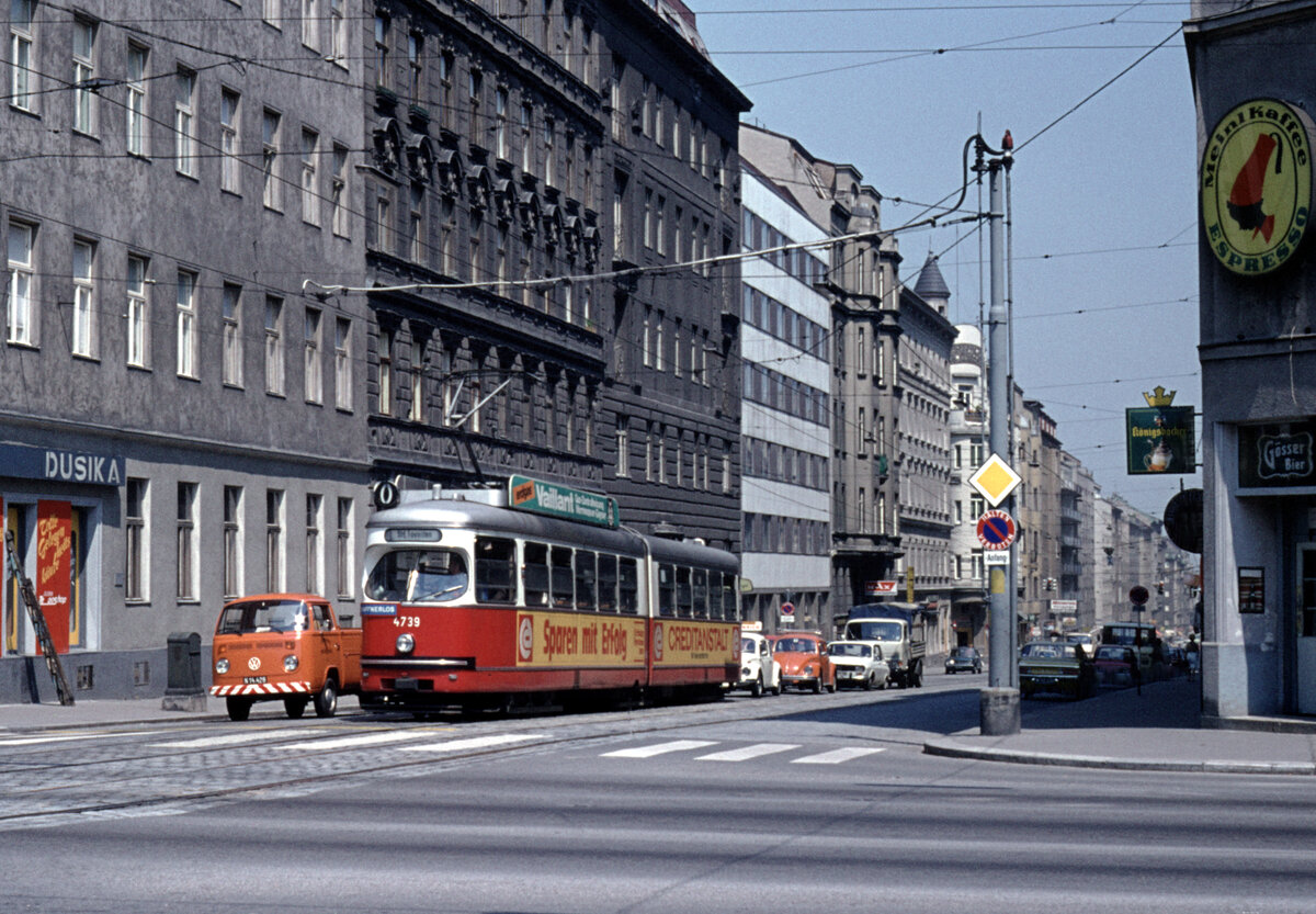Wien Wiener Stadtwerke-Verkehrsbetriebe (WVB) SL O (E1 4739 (SGP 1971) III, Landstraße, Fasangasse im Juli 1975. - Scan eines Diapositivs. Kamera: Minolta SRT-101.