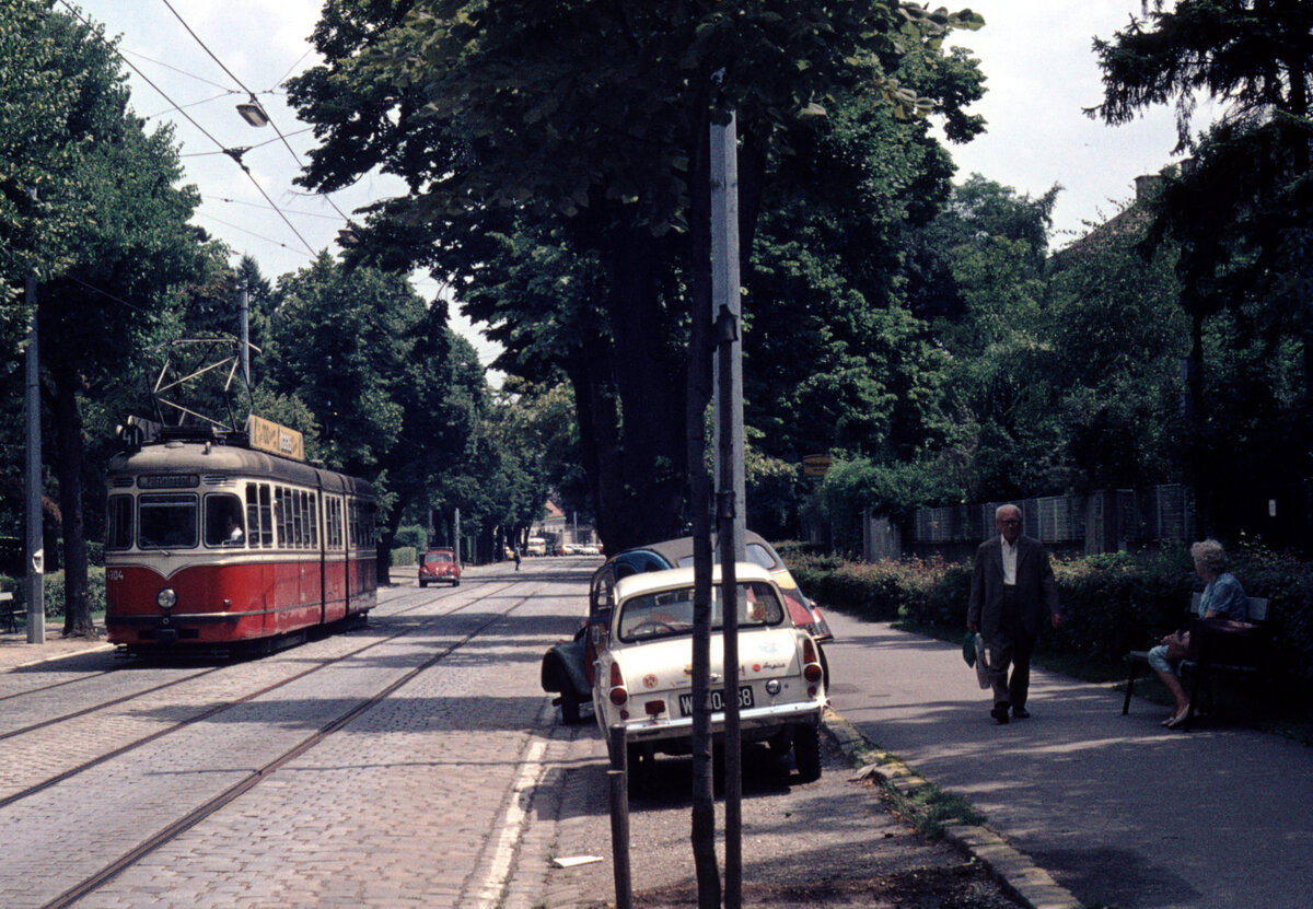 Wien Wiener Stadtwerke-Verkehrsbetriebe (WVB) SL 41 (D1 4304 (Karrosseriefabrik Gräf & Stift 1959)) XVIII, Währing, Pötzleinsdorfer Straße im Juli 1975. - Scan eines Diapositivs. Kamera: Minolta SRT-101. 
