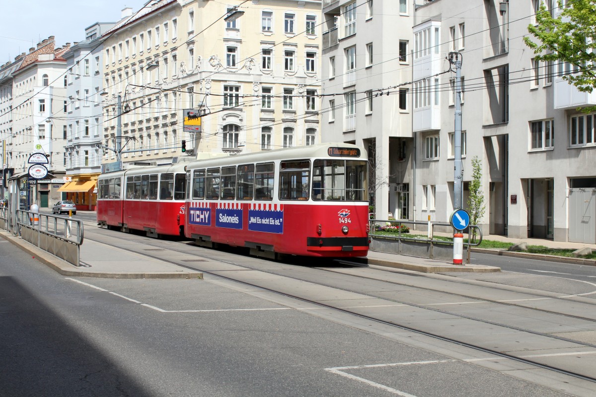 Wien WL 71 (c5 1494 + E2 4322) Rennweg (Hst. Oberzellergasse) am 1. Mai 2015.