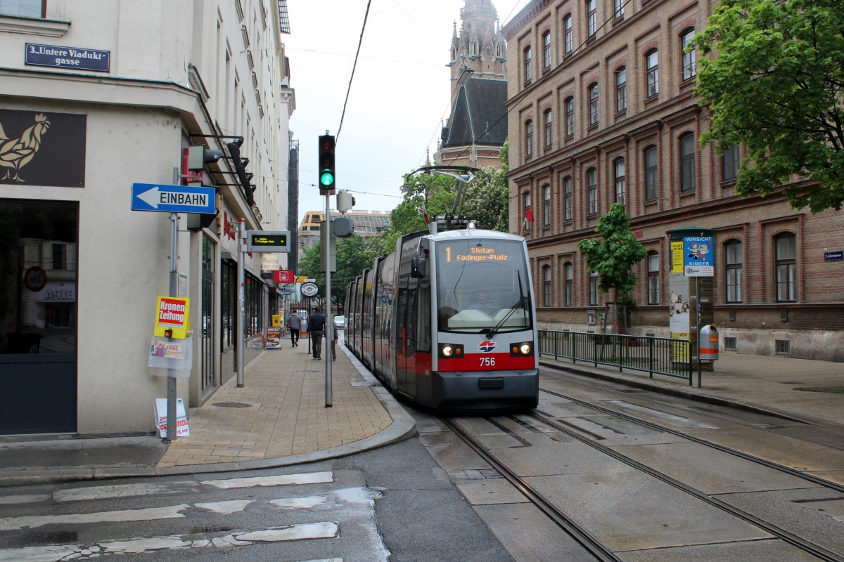 Wien WL SL 1 (B1 756) Löwengasse / Untere Viaduktgasse (Hst. Radetzkyplatz) am 2. Mai 2015.