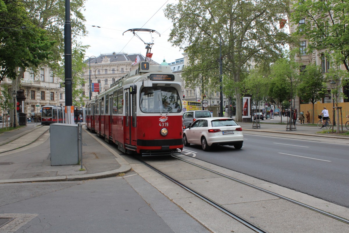 Wien WL SL 1 (E2 4319) Schubertring / Christinengasse am 1. Mai 2015.
