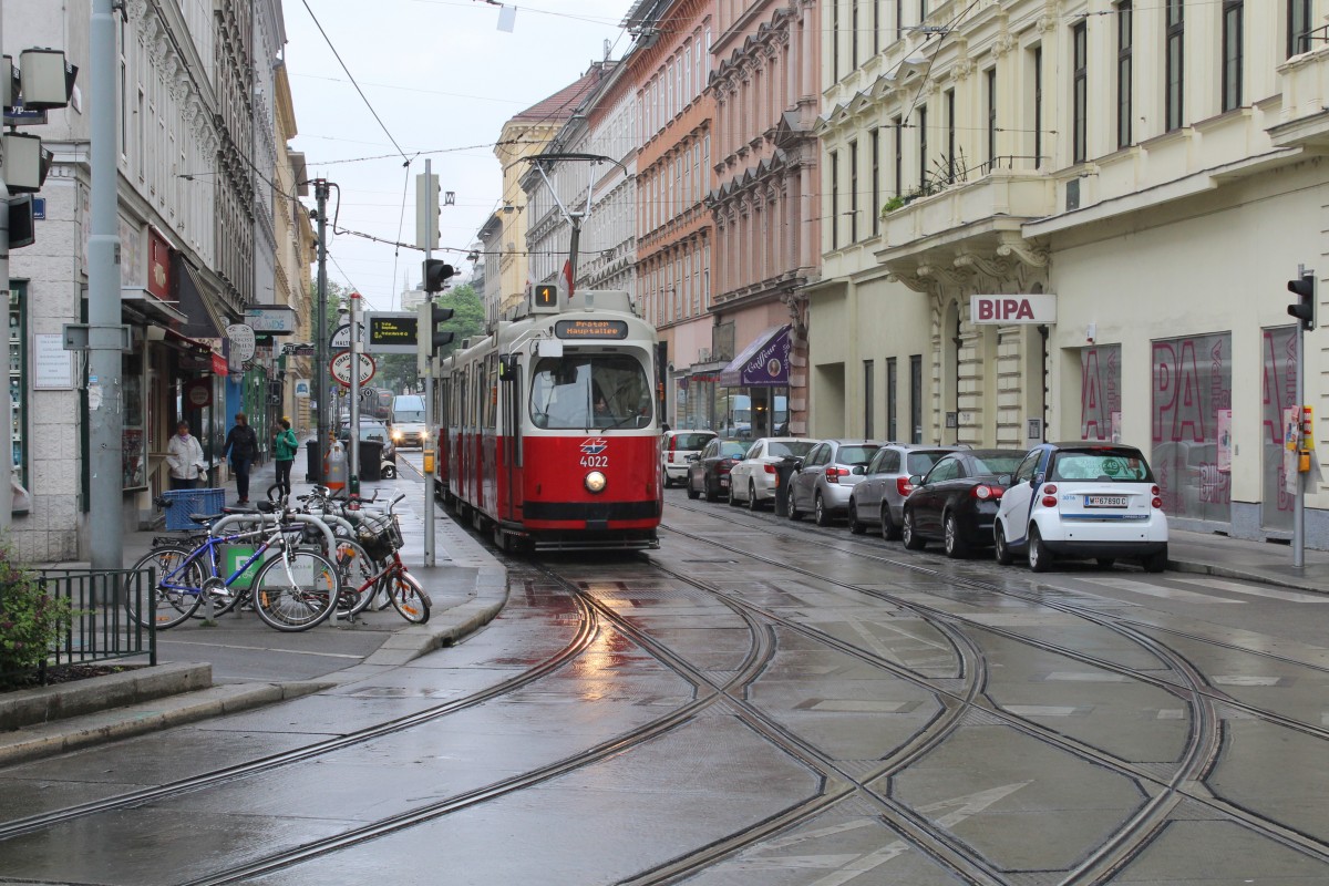 Wien WL SL 1 (E2 4022) Radetzkystrasse / Radetzkyplatz (Hst. Radetzkyplatz) am 2. Mai 2015.