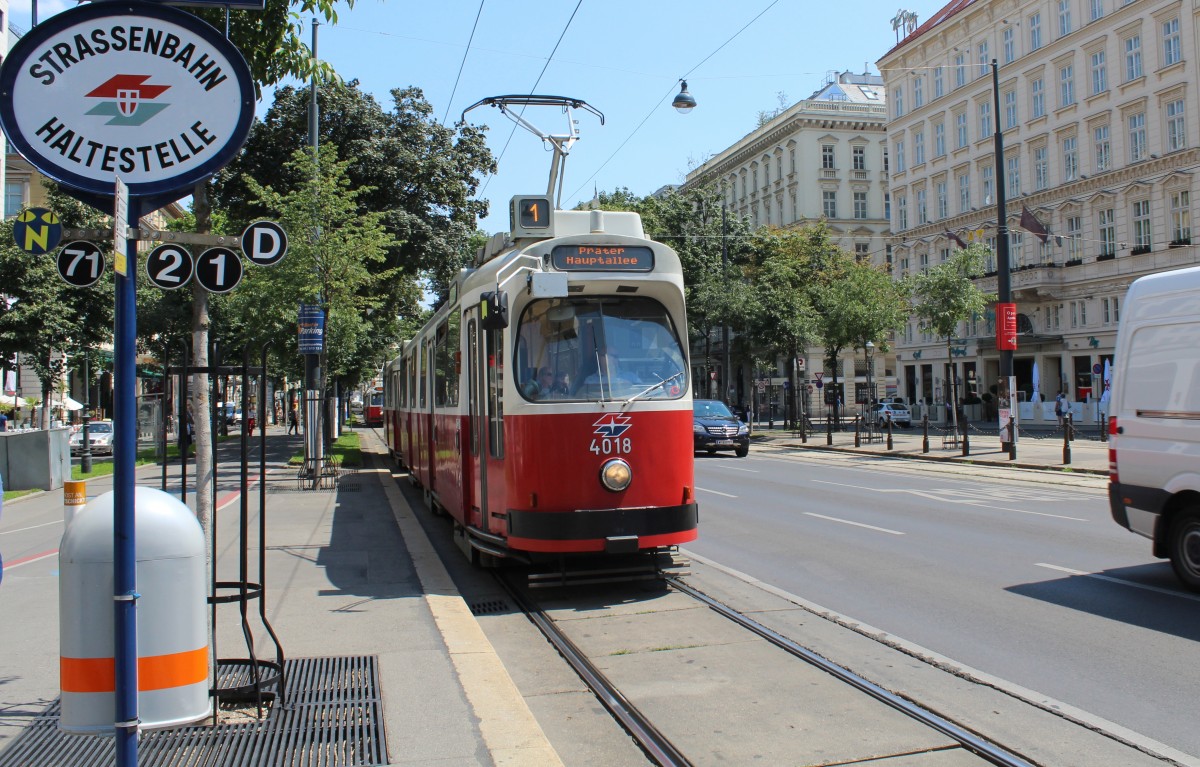 Wien WL SL 1 (E2 4018) Kärntner Ring / Kärntner Straße (Hst. Kärntner Ring/Oper) am 1. Juli 2015.