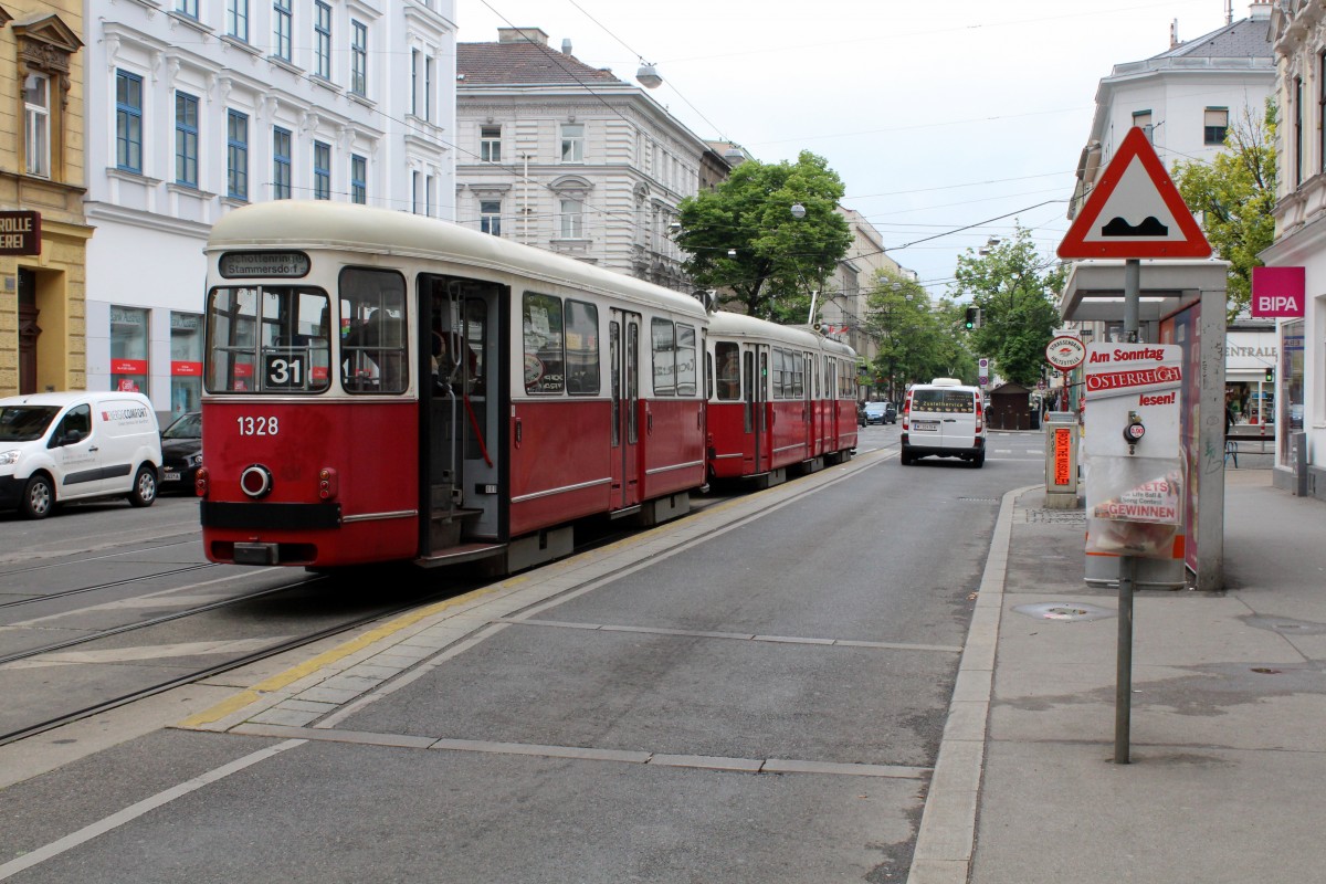Wien WL SL 31 (c4 + E1 4738) Hst. Klosterneuburger Strasse / Wallensteinstrasse am 2. Mai 2015.