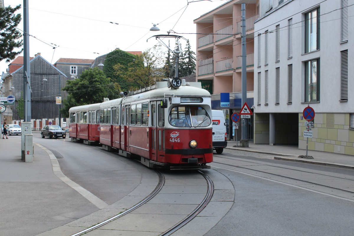 Wien WL SL 43 (E1 4846 + c4 1356) Dornbacher Straße / Rudolf-Kirchschlager-Platz am 1. Juli 2015.