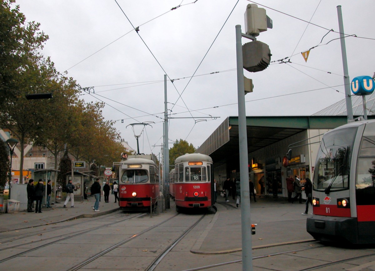 Wien WL SL 49 (E1 4539) / SL 18 (c3 1209) / SL 58 (A 81) Westbahnhof am 20. Oktober 2010.