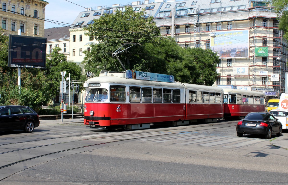 Wien WL SL 49 (E1 4550) Urban-Loritz-Platz / Neubaugürtel am 30. Juni 2015.
