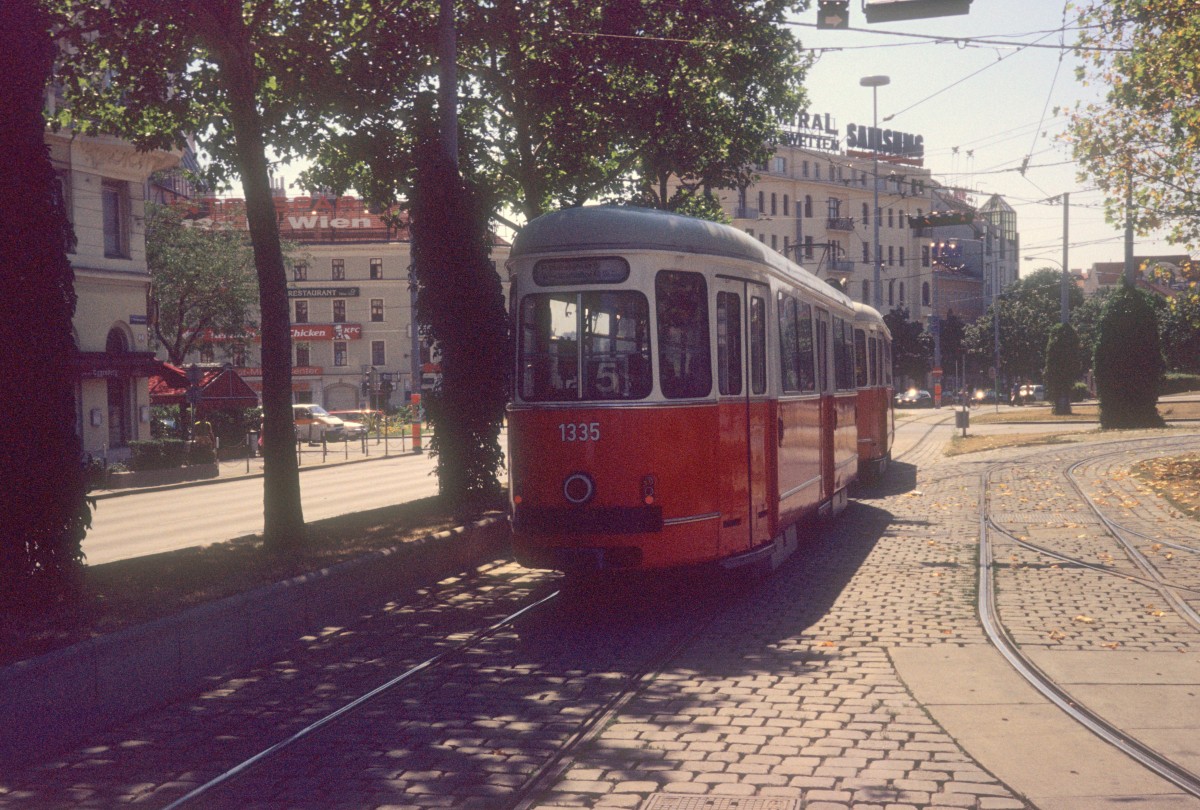 Wien WL SL 5 (c4 1335) Neubaugürtel / Mariahilfer Strasse im Juli 2007.