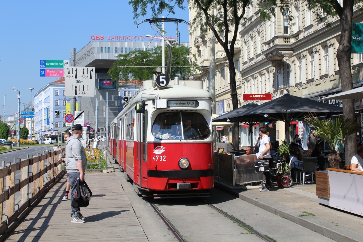 Wien WL SL 5 (E1 4732) Mariahilfer Straße / Kaiserstraße am 1. Juli 2015.