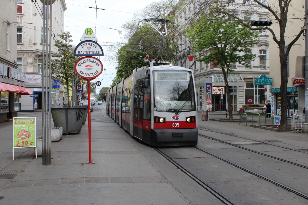 Wien WL SL 6 (B 635) Quellenstrasse / Leibnitzgasse am 1. Mai 2015.