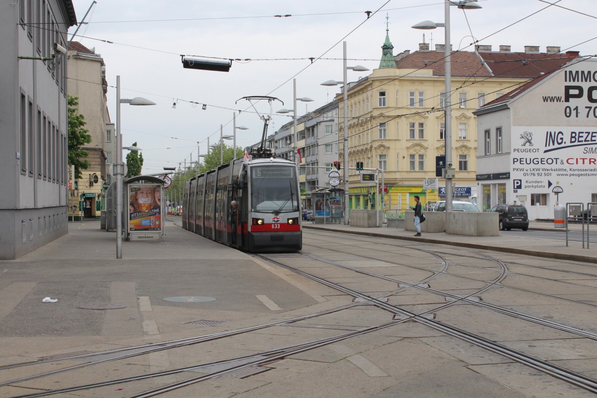 Wien WL SL 6 (B 633) Simmeringer Hauptstrasse / Strassenbahn-Betriebshof Simmering (Hst. Fickeysstrasse) am 1. Mai 2015.