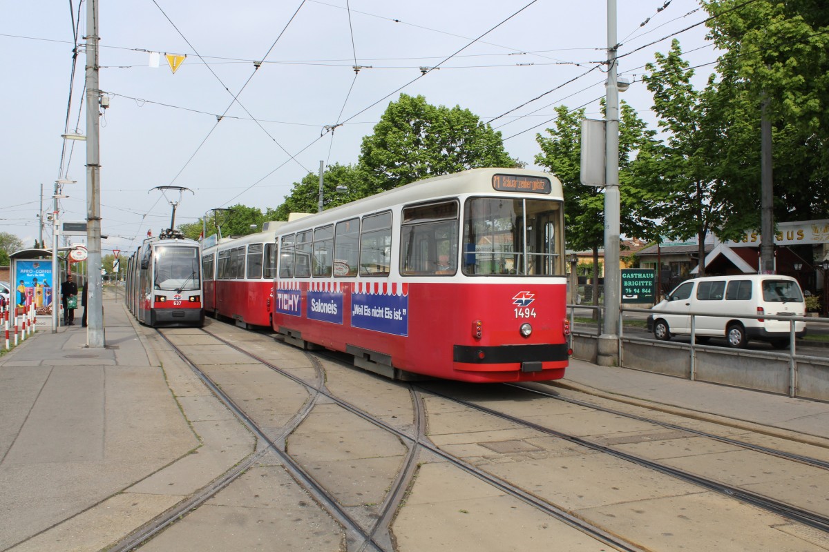 Wien WL SL 6 (B 637) / SL 71 (c5 1494 + E2 4322) Simmeringer Hauptstrasse (Hst. Zentralfriedhof 3. Tor) am 1. Mai 2015.