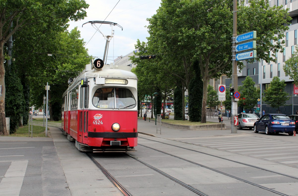 Wien WL SL 6 (E1 4524) Neubaugürtel / Felberstraße am 30. Juni 2015.